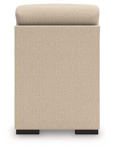 LadyMae Sectional with Chaise - Hammers Furniture (MN)