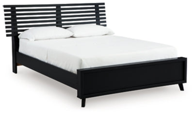 Danziar Slat Bed - Hammers Furniture (MN)